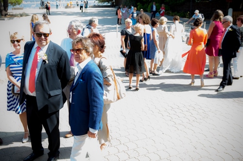 © Nicolas Gornas photographe mariage cap-ferret : sortie d'église