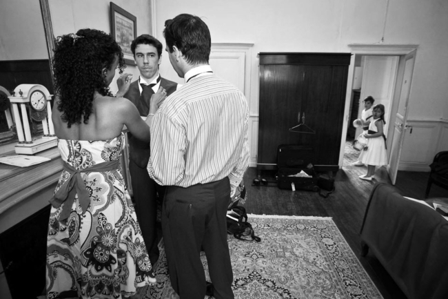 © Nicolas Gornas Photographie de mariage des préparatifs du marié